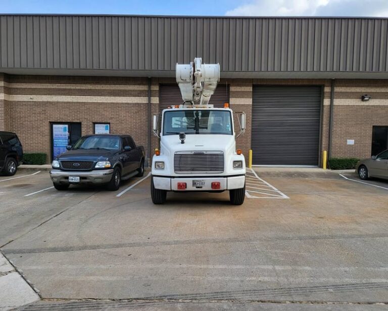 80 Bucket Truck for Sale Craigslist by Owner & Dealer Dump Truck