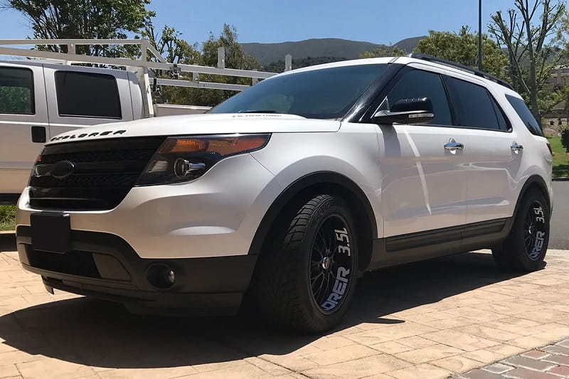 Lowered Ford Explorer