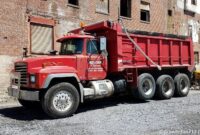 2004 Mack Dump Truck
