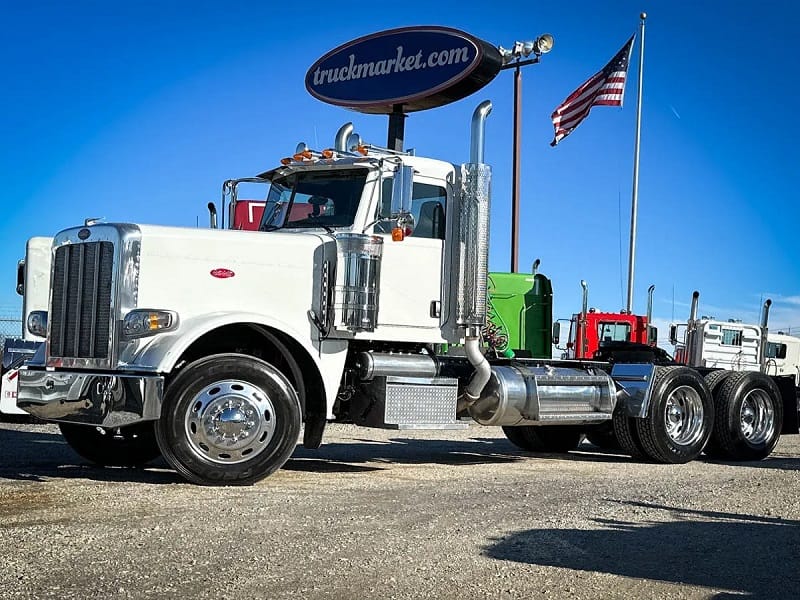 Day Cab Tractor Truck for Sale