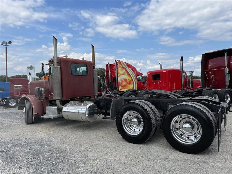 Heavy Duty Day Cab Truck for Sale