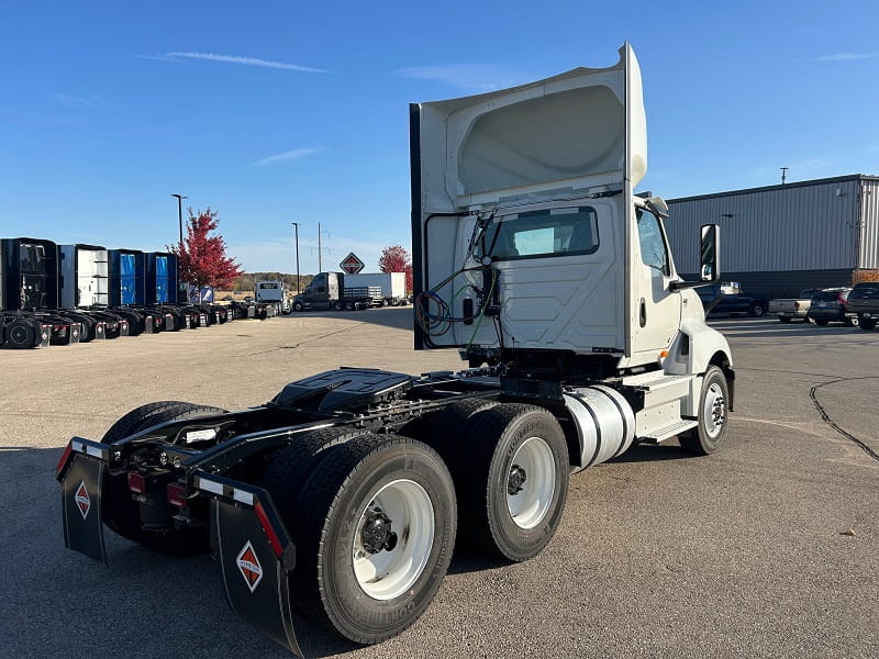 International Day Cab Truck for Sale